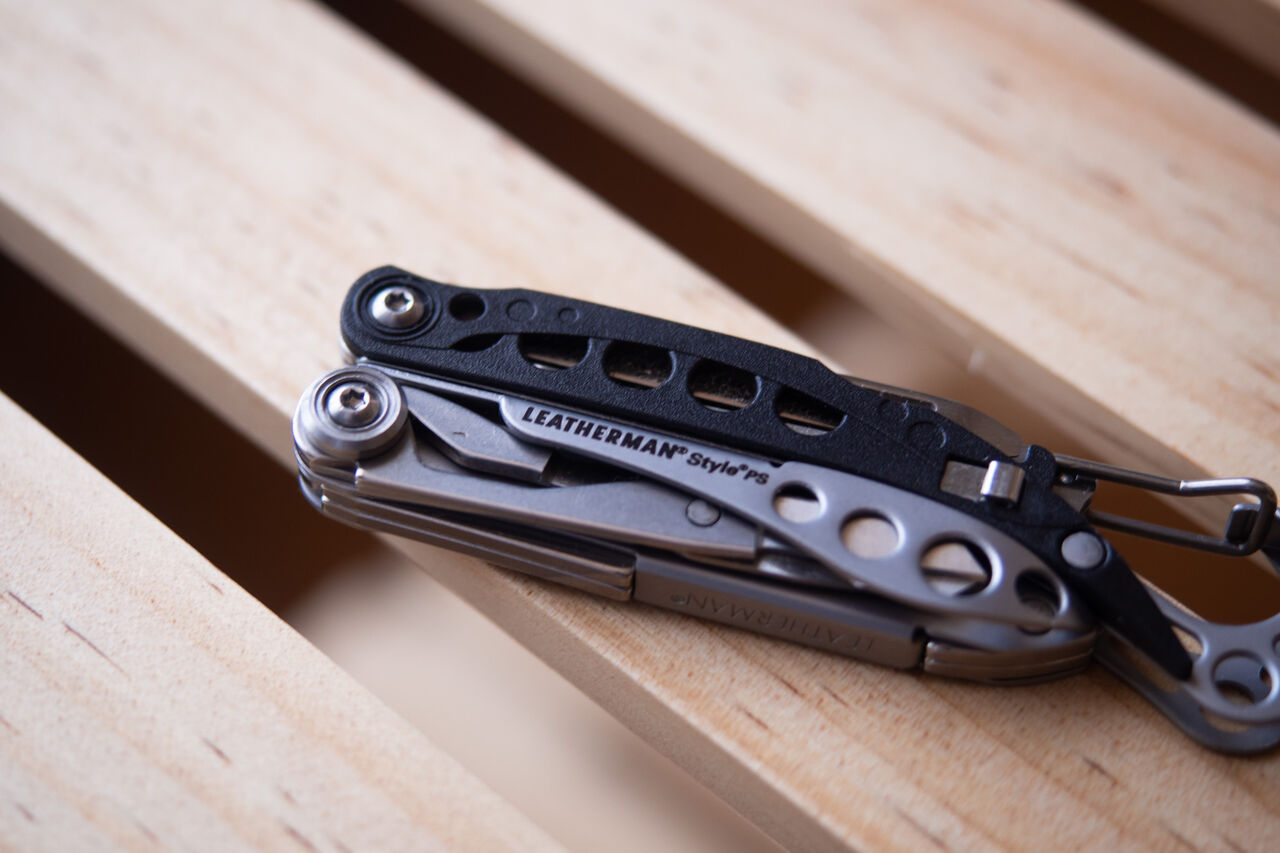 ナイフレスが便利 [LEATHERMAN Style PS] : 山に野に川に呑みに