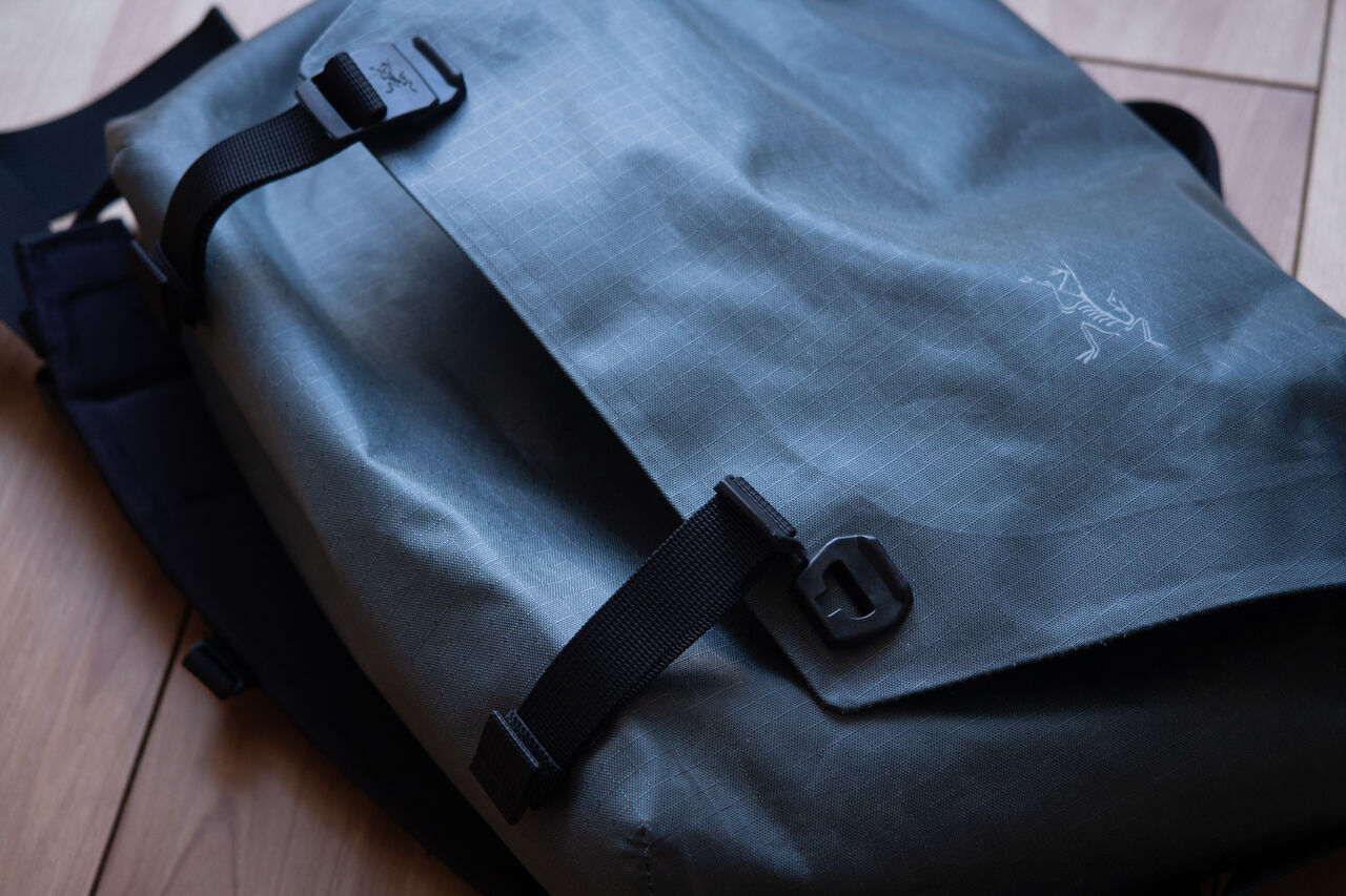 やっぱり3点掛けは便利 [ARC'TERYX Granville 10 Courier Bag やっぱり3点掛けは便利 [ARC'TERYX Granville 10 Courier Bag