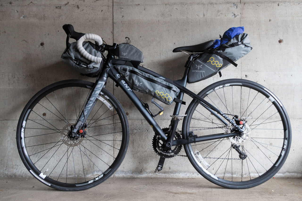 ロードバイク 自転車 サイクル サドルバッグ APIDURA キャンプ アウト