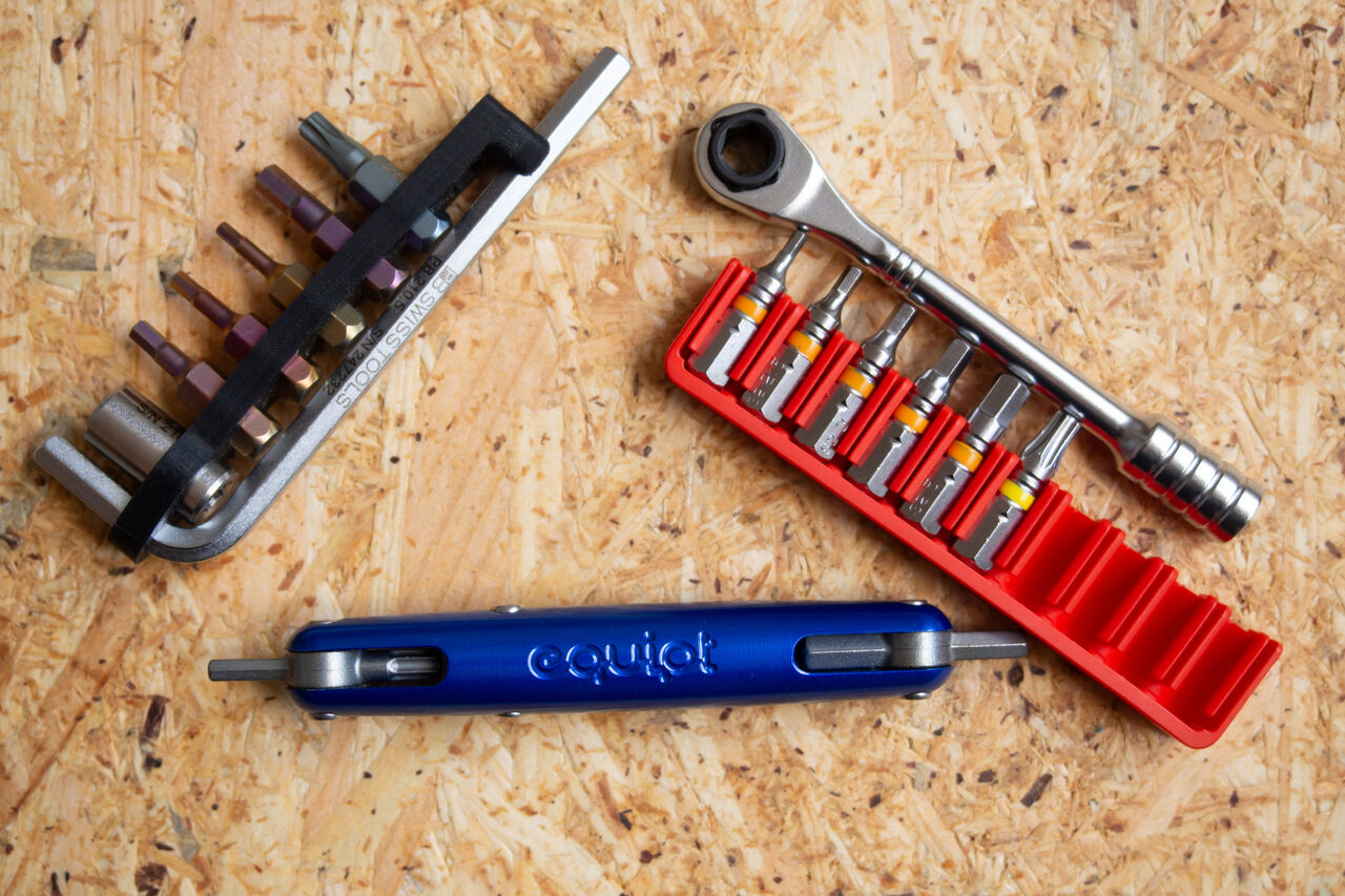 小さく軽く強く美しい携帯工具 [equipt Sardine] : 山に野に川に