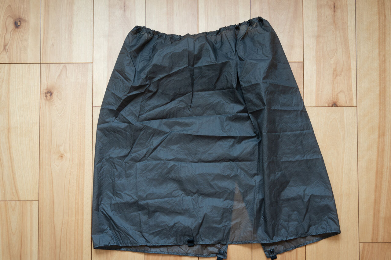 ポケットにレインスカート [ENLIGHTENED EQUIPMENT Rain Wrap] : 山に  