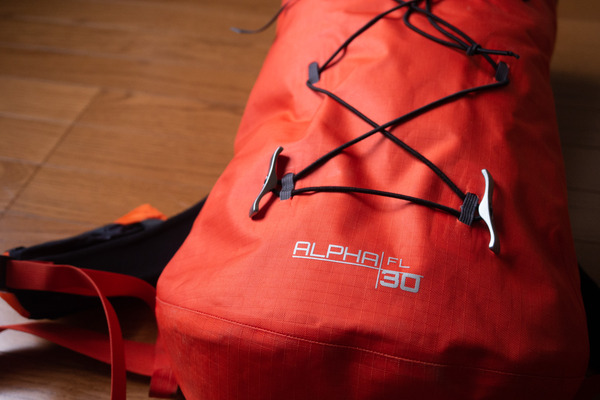 カッコイイ防水ザック [Arc'teryx ALPHA FL 30] : 山に野に川に