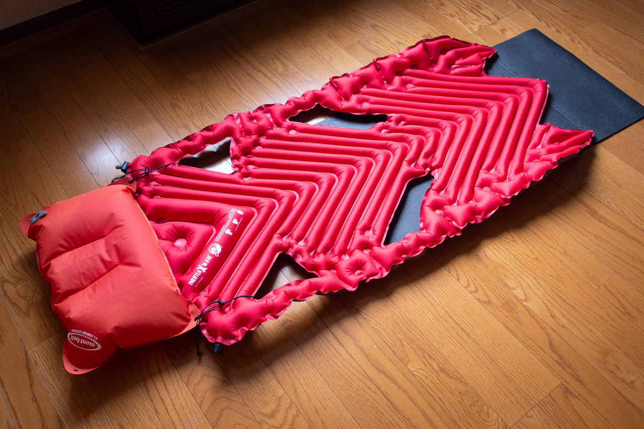 寝方自由な軽量エアマット [KLYMIT INERTIA-X WAVE PAD] : 山に野に川