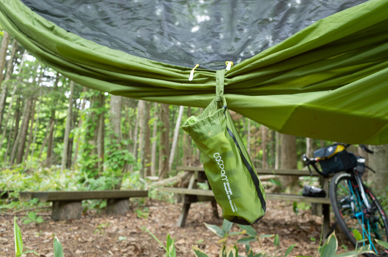 夏のハンモック [Cocoon Ultralight Mosquito Net Hammock] : 山に野に