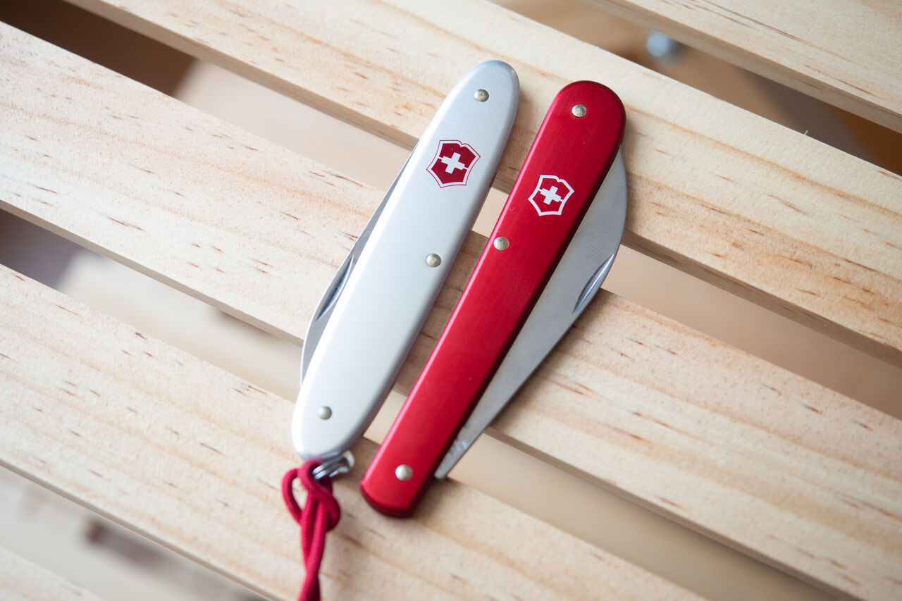 山×パン＝これ [VICTORINOX ベーカーズナイフ] : 山に野に川に呑みに