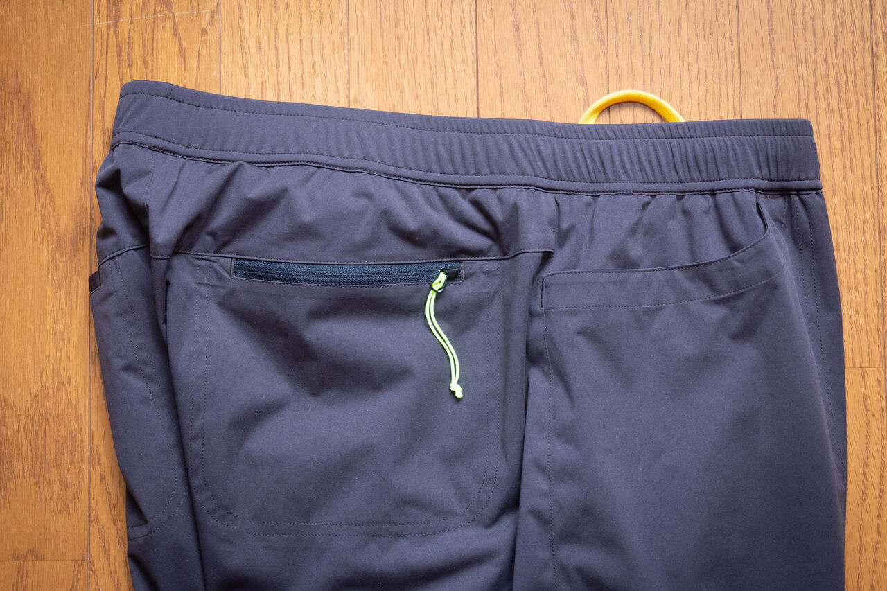 暖かさと動きやすさと [atelierBluebottle Neo WOOL PANTS] : 山に野に