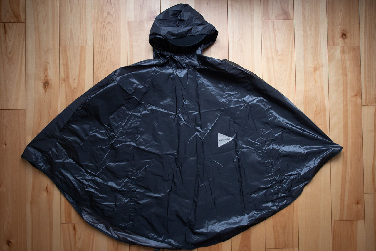 程良いポンチョ [and wander sil poncho] : 山に野に川に呑みに
