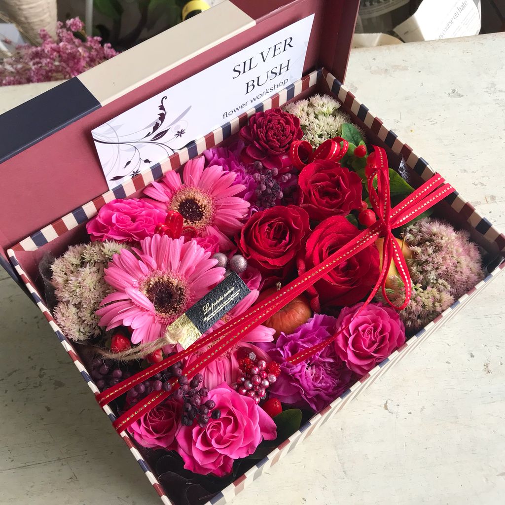 還暦祝いのボックスフラワー Boxフラワー 花束 アレンジ プリザーブドフラワー わくわくサプライズ花ギフト専門店 花工房ぎんのもり