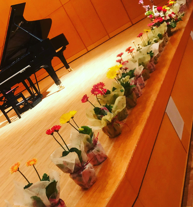発表会のステージ飾り Boxフラワー 花束 アレンジ プリザーブドフラワー わくわくサプライズ花ギフト専門店 花工房ぎんのもり 発表会のステージ飾り Boxフラワー 花束 アレンジ プリザーブドフラワー わくわくサプライズ花ギフト専門店 花工房ぎんのもり