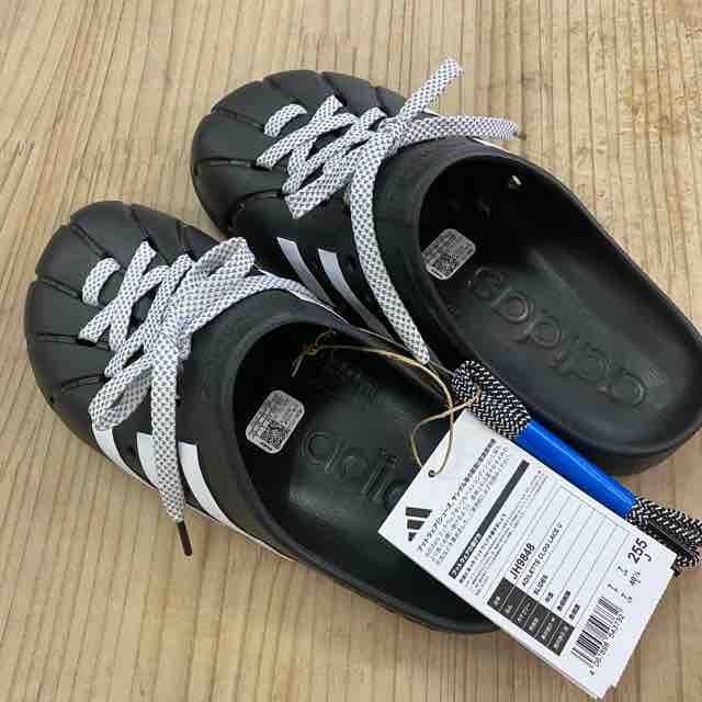 adidas ADILETTE CLOGS : それでもロクロは回ってる
