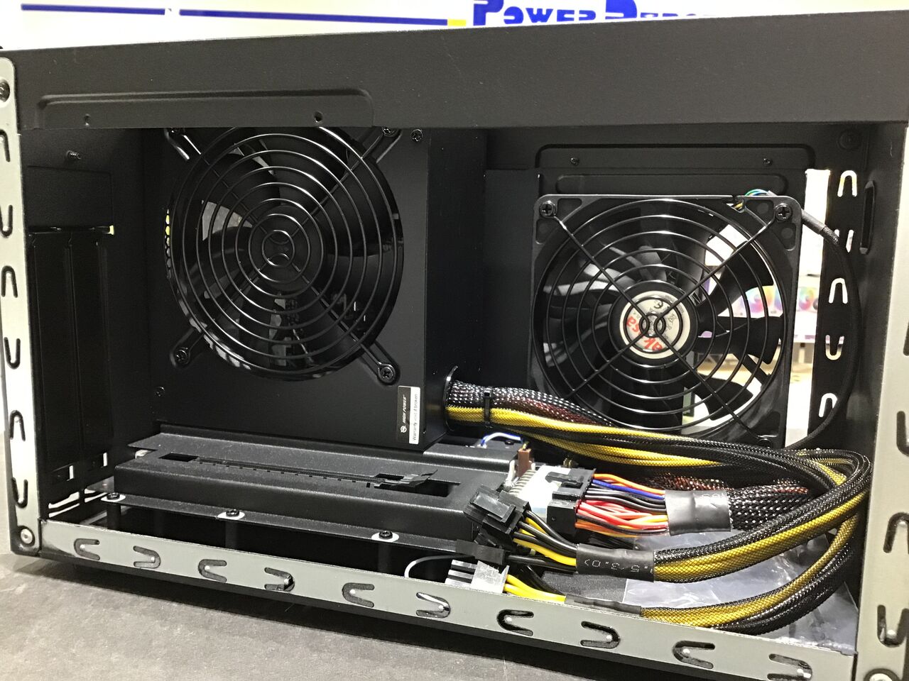 中古外付けGPUボックスが入荷! : パワーデポ探検隊-八戸店 中古外付けGPUボックスが入荷! : パワーデポ探検隊-八戸店