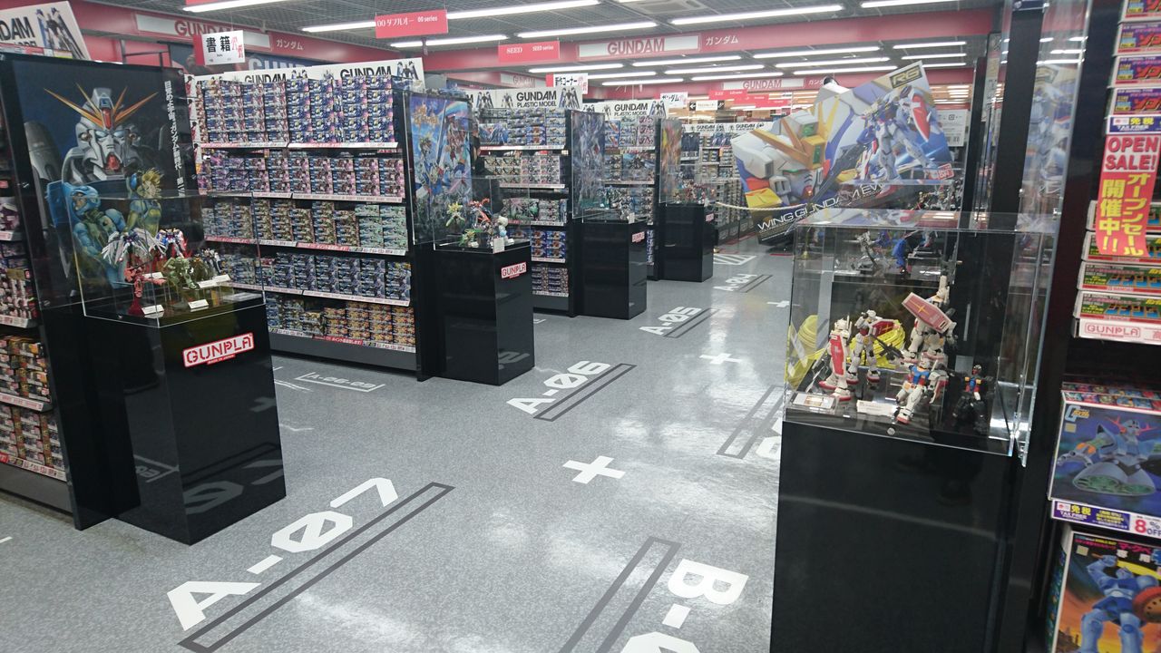 ヤマダ電機 ガンダムフロア リニューアルオープン ガンプラクエスト Powered By Ring