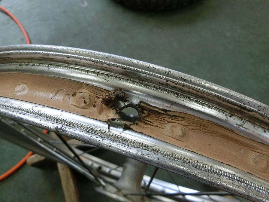 リムバンドかガムテープか バイク修理人生