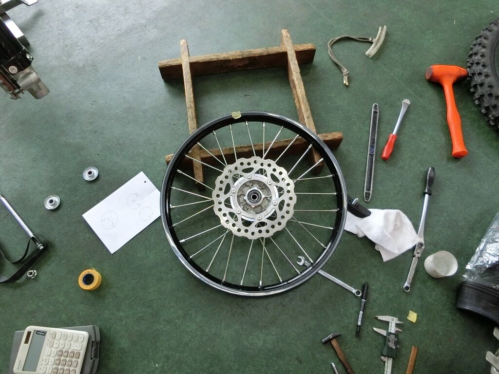 ビードストッパー穴あけ作業 : バイク修理人生
