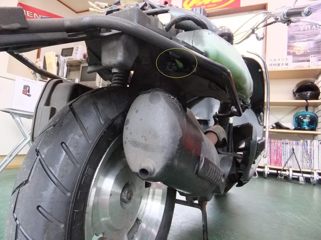2ストスクーターのオイル漏れ バイク修理人生 2ストスクーターのオイル漏れ バイク修理人生