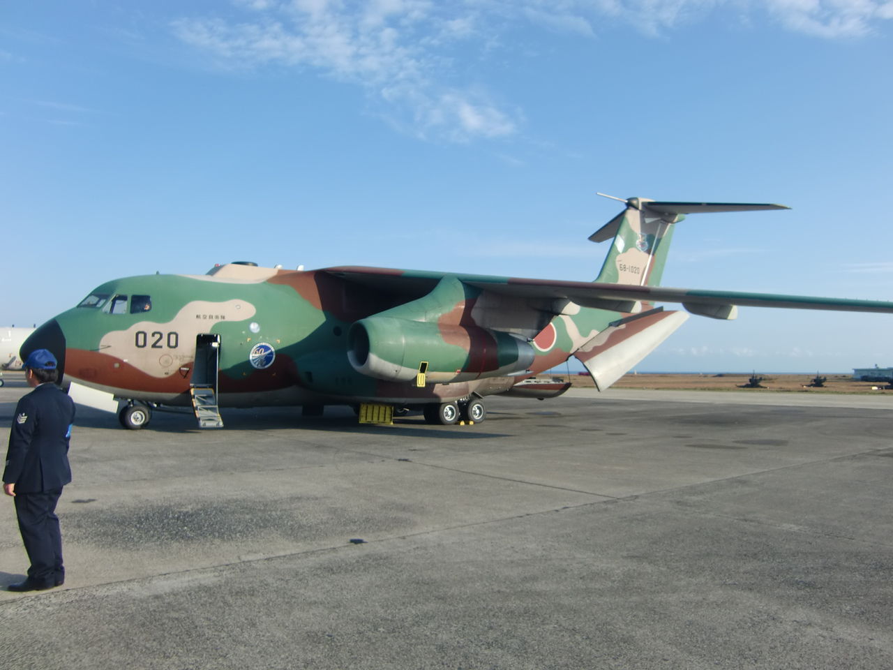 航空自衛隊 中型ジェット輸送機 C 1 68 10 地上展示 きままにのblog