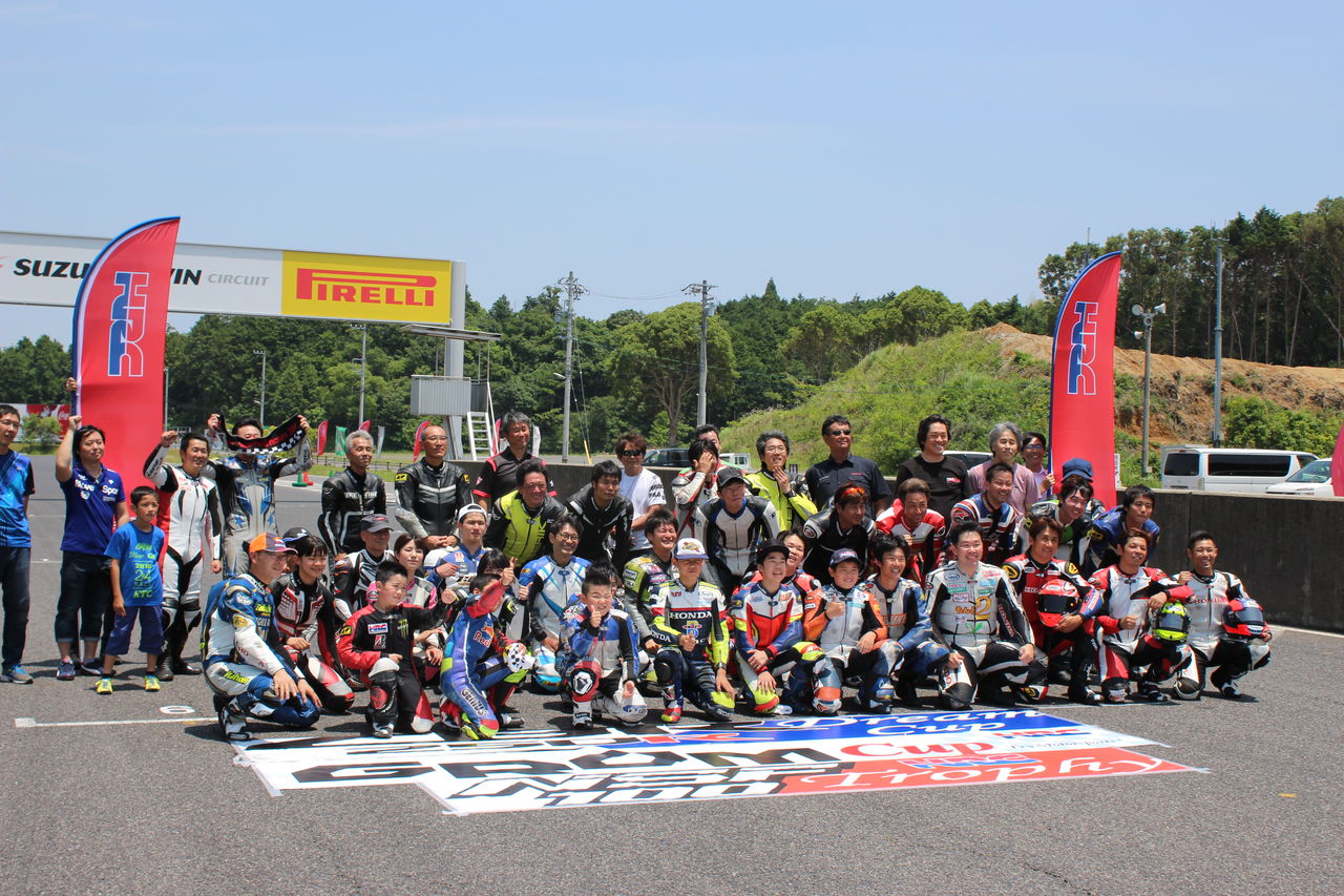 Hrcライディングスクール18 鈴鹿ツインサーキット 燃えるバイクレーサーしんたろう 炎の日記