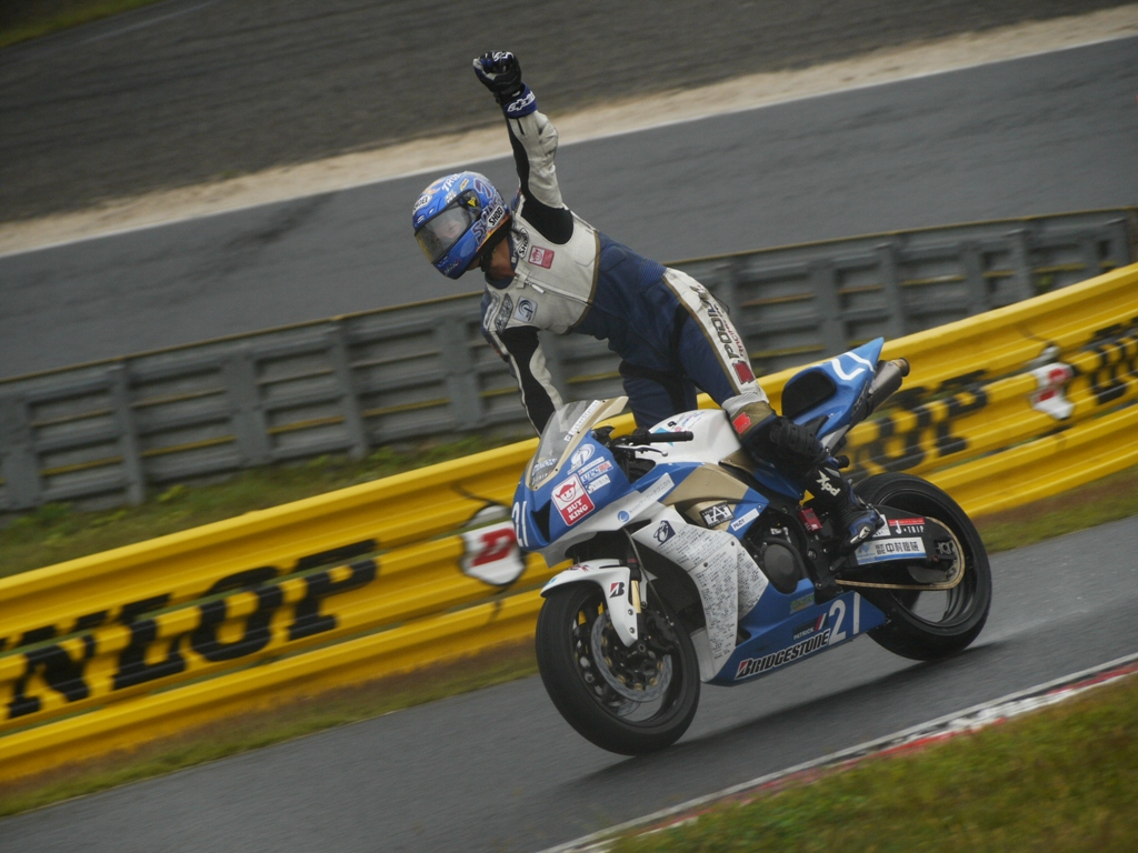 掟破りの14位ガッツポーズｗｗ 燃えるバイクレーサーしんたろう 炎の日記