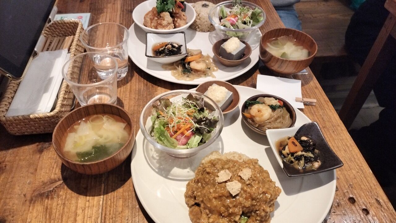 色々食べて色々食べて色々食べて色々食べて色々食べてまいります : 実践 早期リタイア