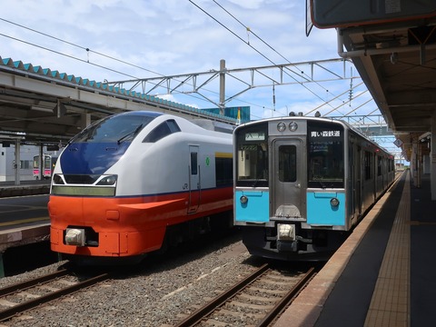 青い森鉄道 青森 2 : 厚紙散歩