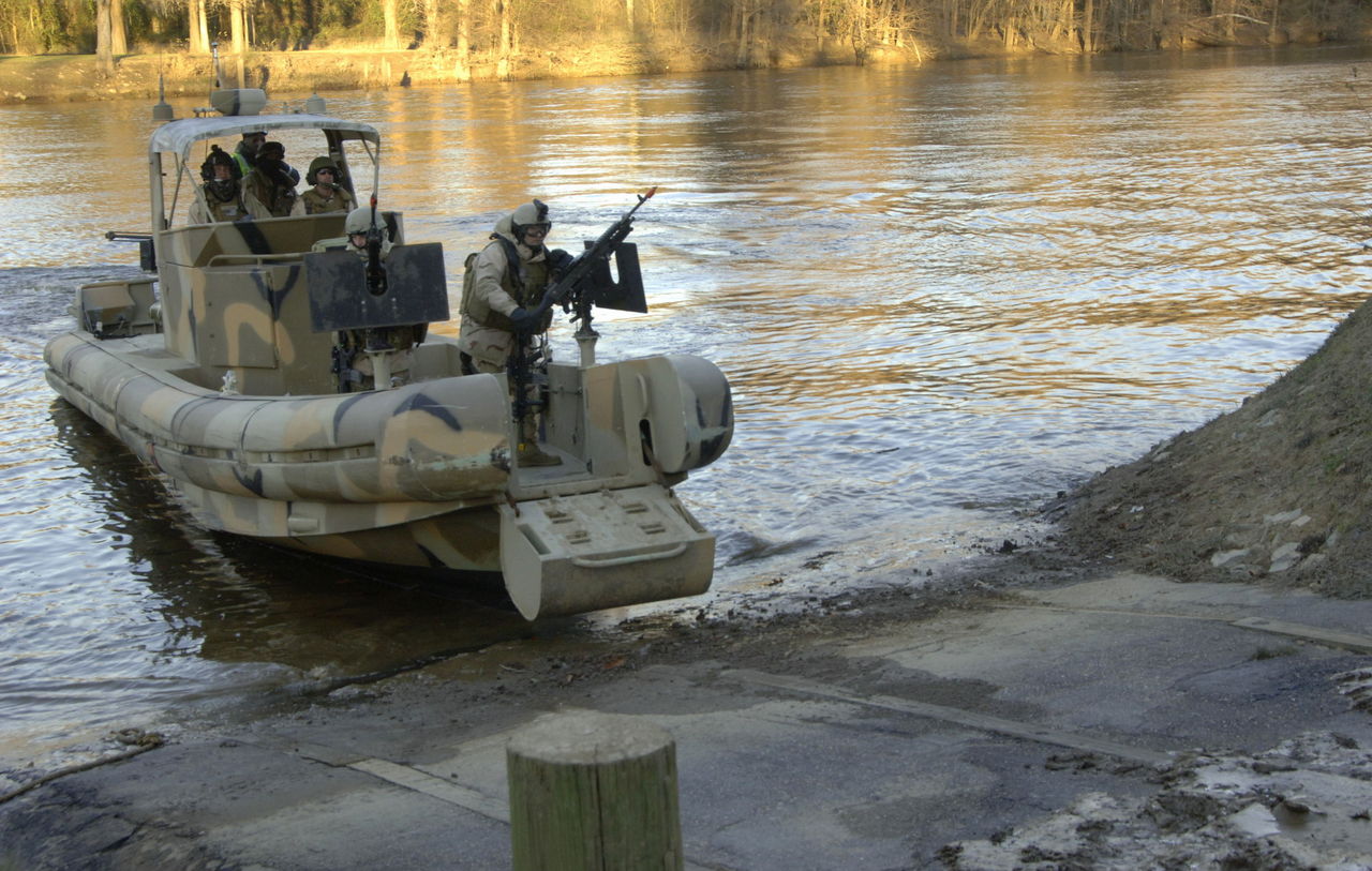 River Rats Rivron 1 河川部隊 Riverine Squadron One (RIVRON-1) : 軍用無線のブログ suzuki shinichi