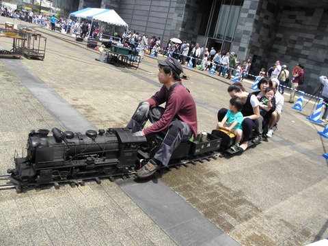 13220663_572771006235523_2667785740909621059_o (1)