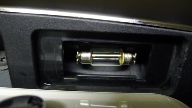 簡単】MINI(R56)のライセンス灯(ナンバー灯)のLED化交換方法!! : 会長の趣味いろいろBLOG 簡単】MINI(R56)のライセンス灯(ナンバー灯)のLED化交換方法!! : 会長の趣味いろいろBLOG