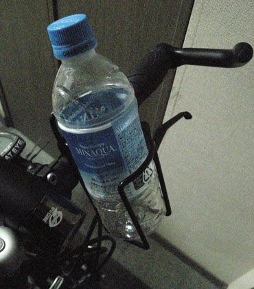 長距離用にボトルケージ追加 スポーツバイクでまったりビワイチ