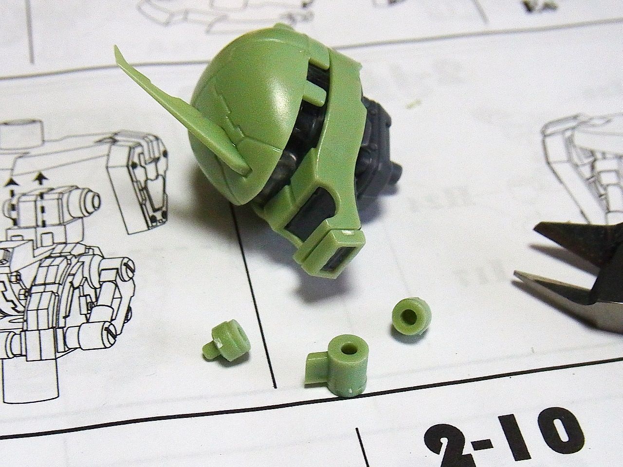 1/100 MS-06V ザクタンク 組み立て再開① : りぅまるのにっき ﾂｳﾞｧｲ