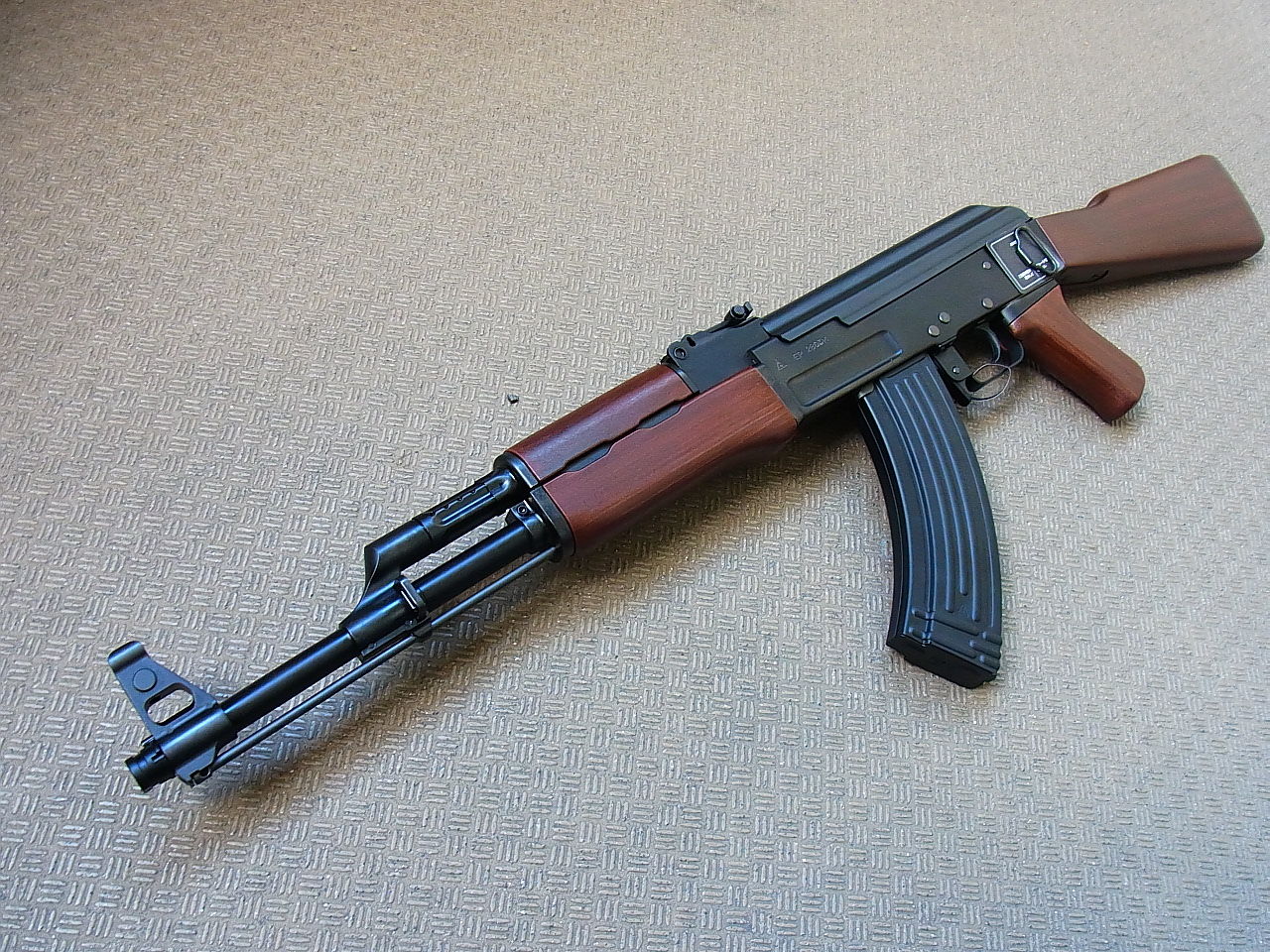 東京マルイAK47TYPE3（カルテ付属）銃刀法には触れません 東京マルイAK47TYPE3（カルテ付属）銃刀法には触れません 東京マルイ