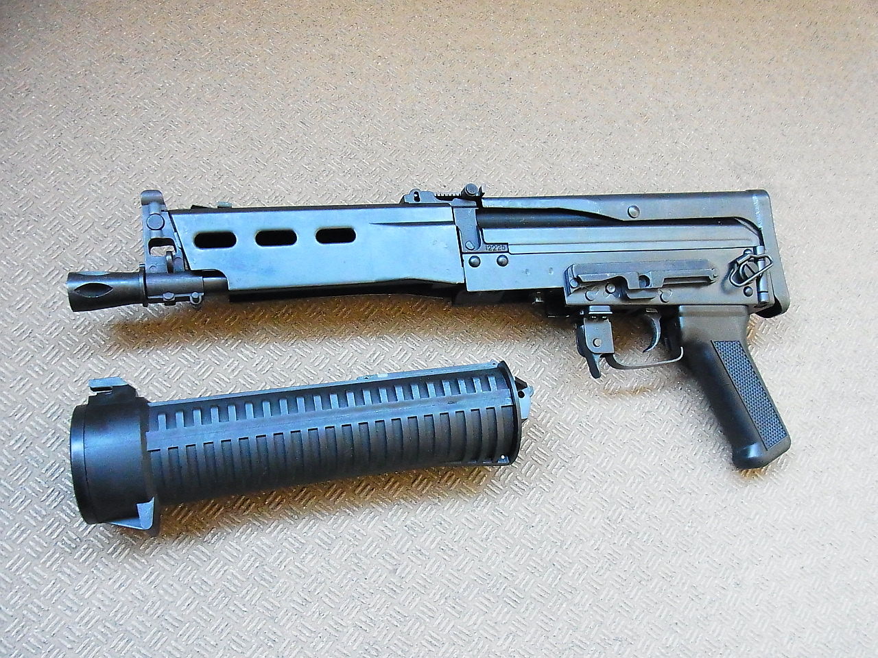 PPS PP-19 Bizon トップフォールディングストックタイプ : りぅまるの