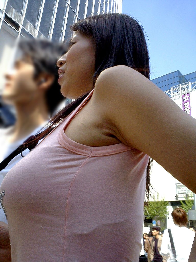 熟女 ロケット おっぱい