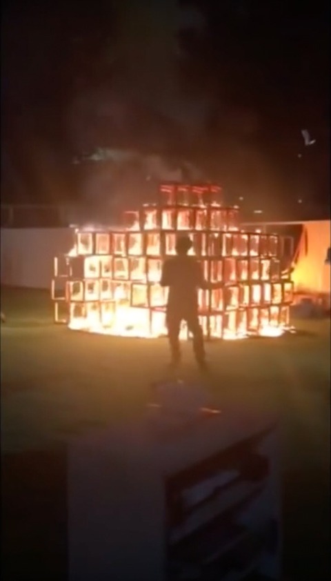 社会 神宮外苑のイベント会場で展示物が燃える火事 ５歳男児死亡 ２人けが 東京 60 エンタメまとめライフスタイル