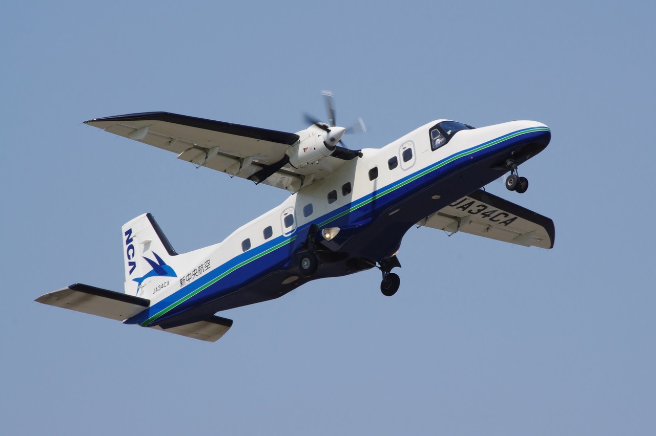 ドルニエ228昼の離陸編 13 05 05 武蔵野の森公園 ロロちゃんが撮った飛行機たち ドルニエ228昼の離陸編 13 05 05 武蔵野の森公園 ロロちゃんが撮った飛行機たち