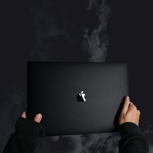 Groovy Laksoul : BLVCK MACBOOK SKIN [BLVCK PARIS] マックブックスキン