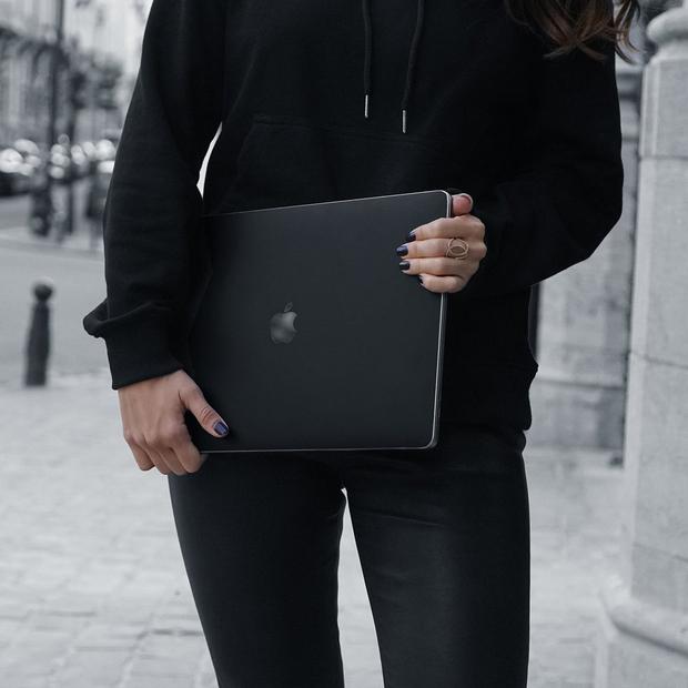 BLVCK MACBOOK SKIN