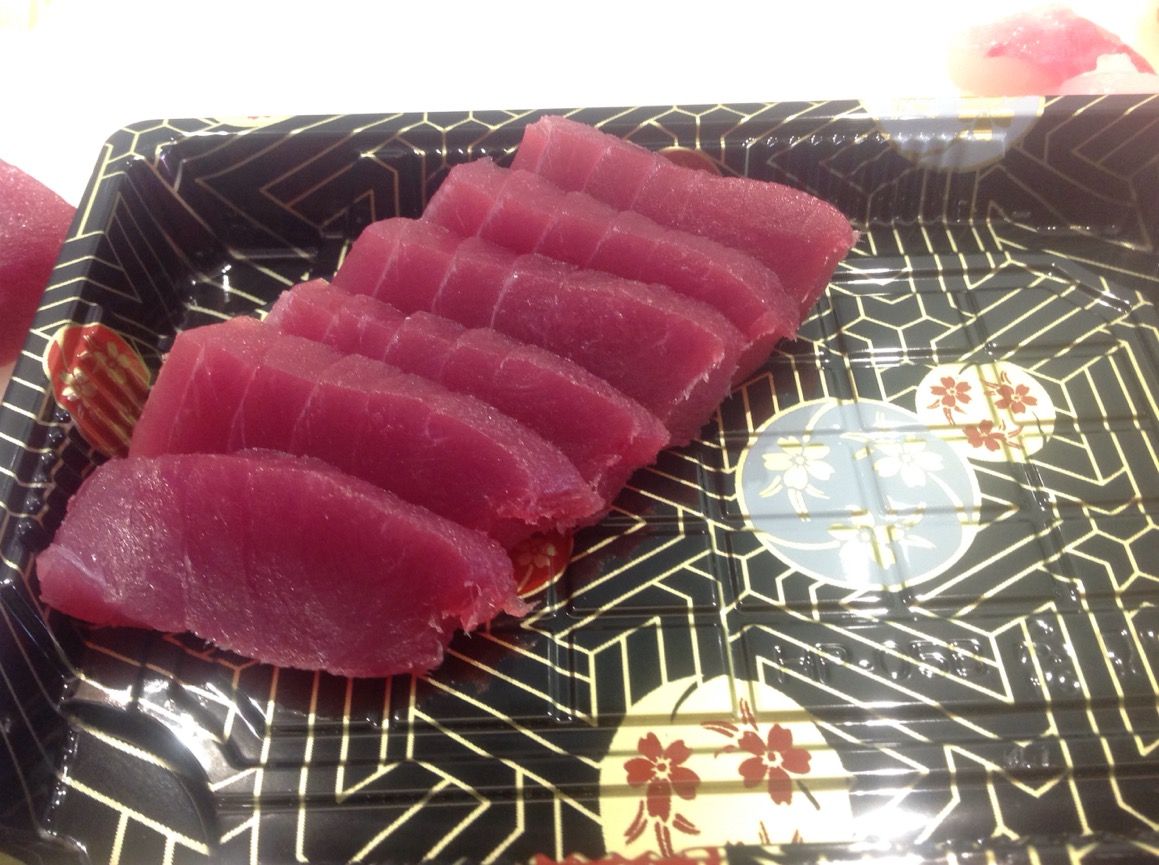 ロンドン魚屋 手巻き用に切った刺身より刺身切り刺身がうまい ロンドンのプリムローズヒルの魚屋 イギリス生活