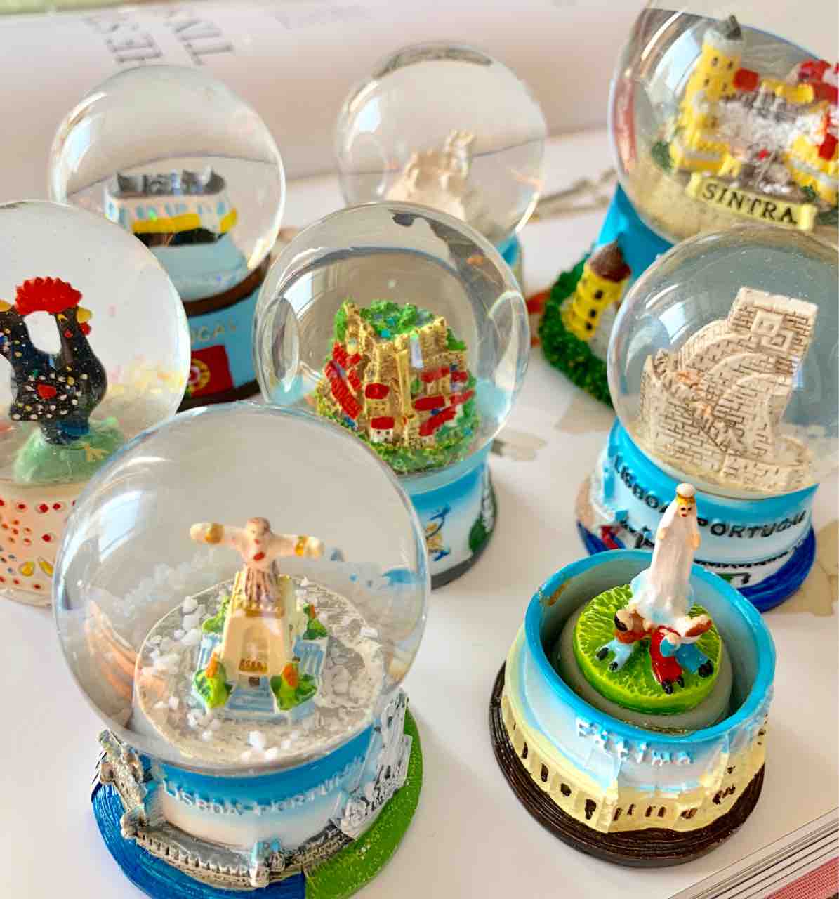 ポルトガルでみつけたスノードームたち ましゅまろ王子の世界旅行
