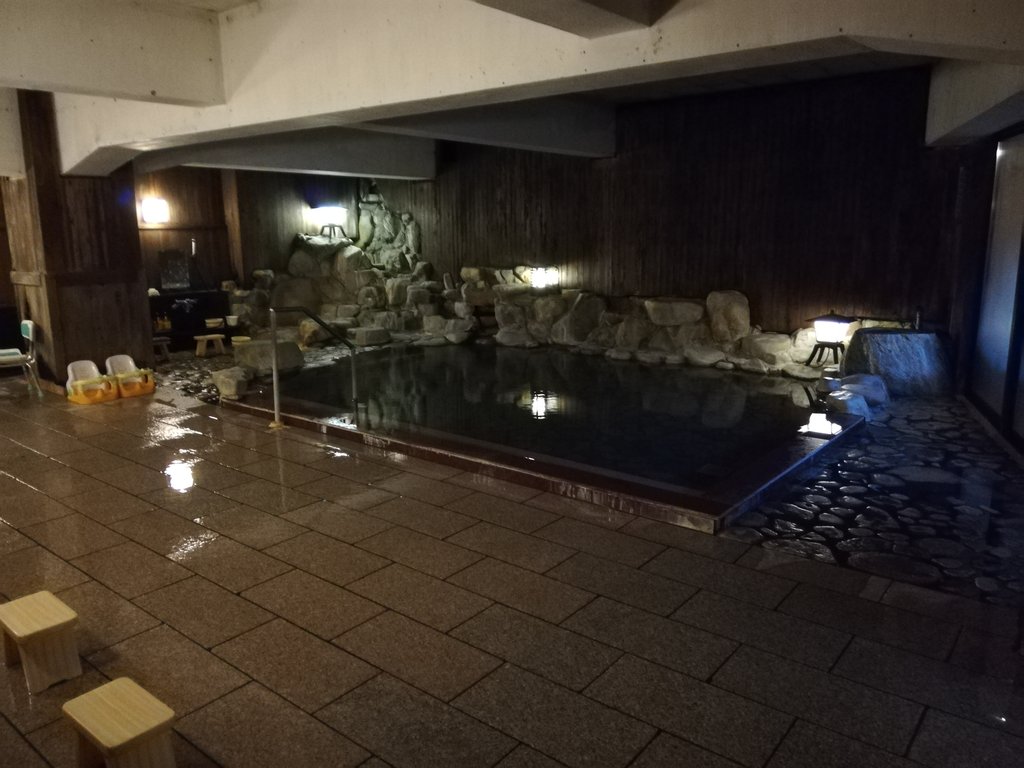 内湯でゆったりと♪ : 旅日記CBF1000で旅