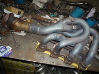 溶けたエキマニ 不思議の車のエフ