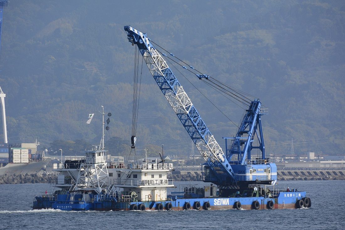 毎日が日曜日3
カテゴリ:船 >
起重機船
高神二号宏栄号せいかい・第六十八さだ丸宏栄号宏栄号