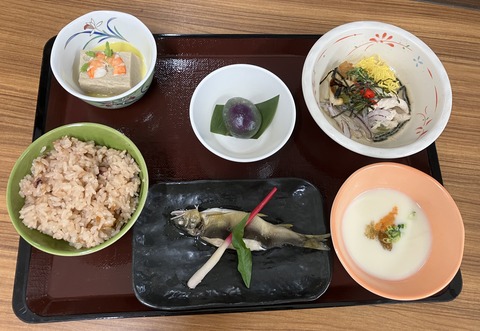 ハッピーデイ食事