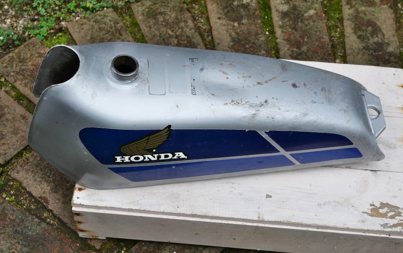 ガソリンタンクの塗装と取替 : ホンダTL125イーハトーブ整備と