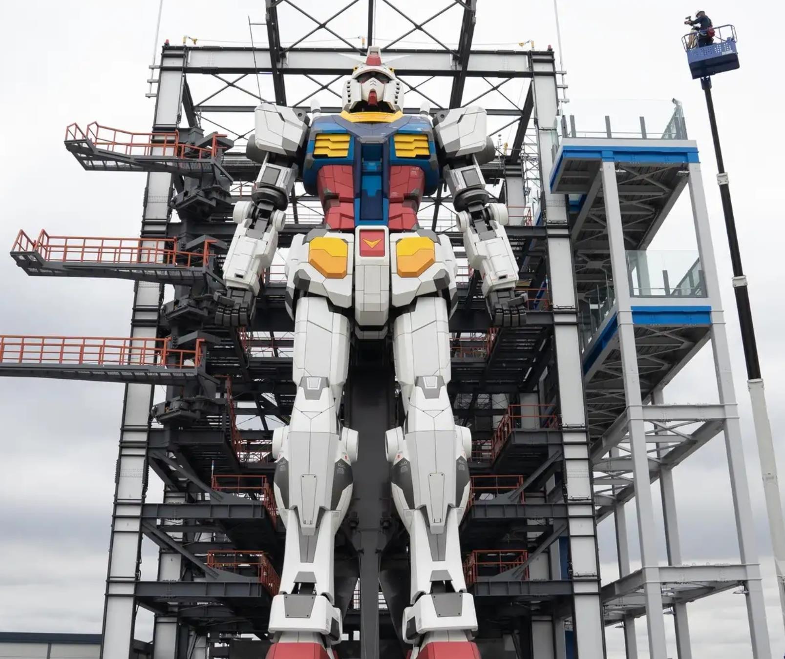 動く実物大ガンダム 本体完成 ラストシューティングのポーズも再現 怪しいバックストーリーも公開 ゲームかなー 動く実物大ガンダム 本体完成 ラストシューティングのポーズも再現 怪しいバックストーリーも公開 ゲームかなー
