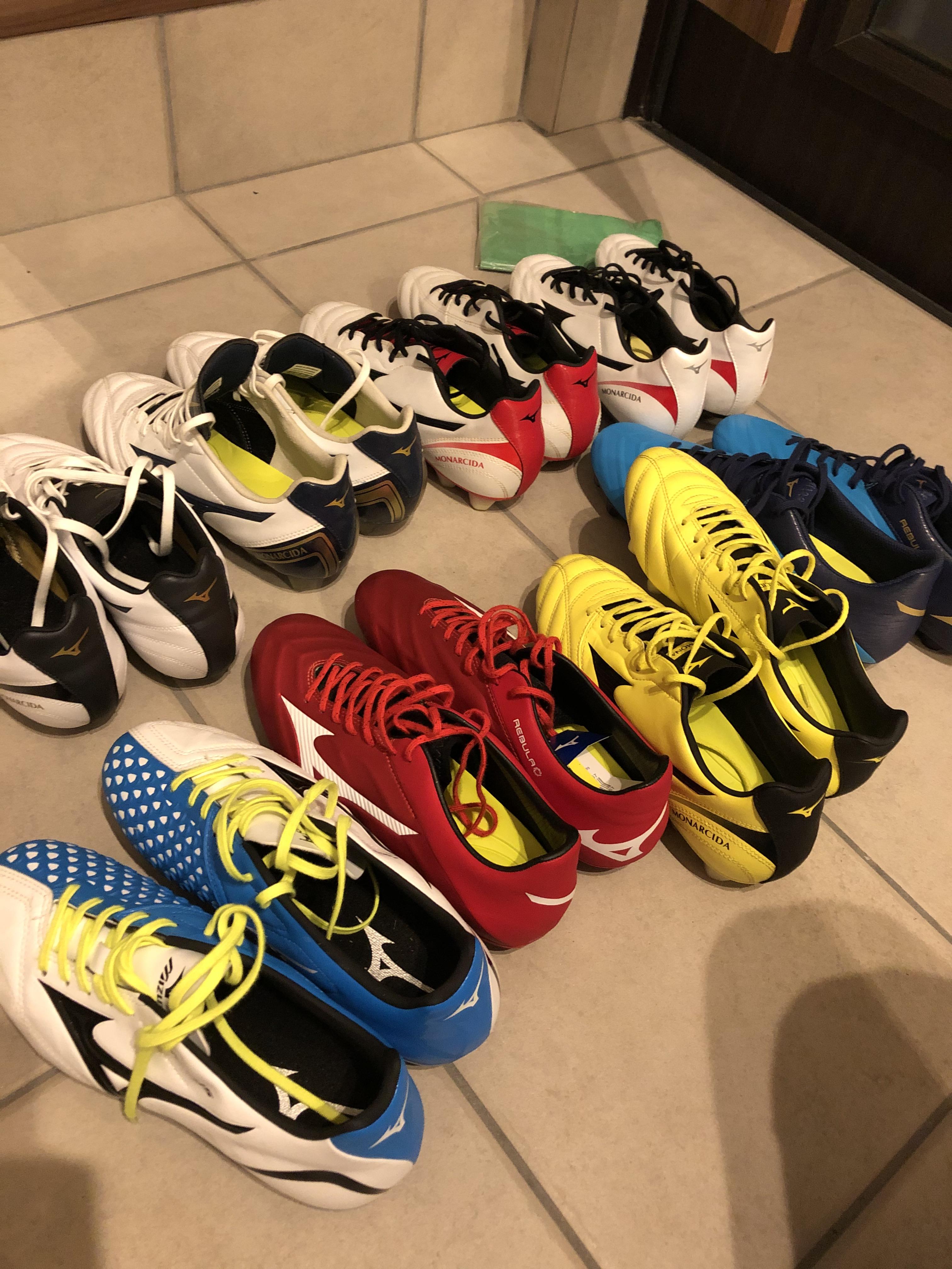 ヽ ん サッカーやってないけどいつかプレーするためにスパイク選んでるわ なんjワールド ヽ ん サッカーやってないけどいつかプレーするためにスパイク選んでるわ なんjワールド