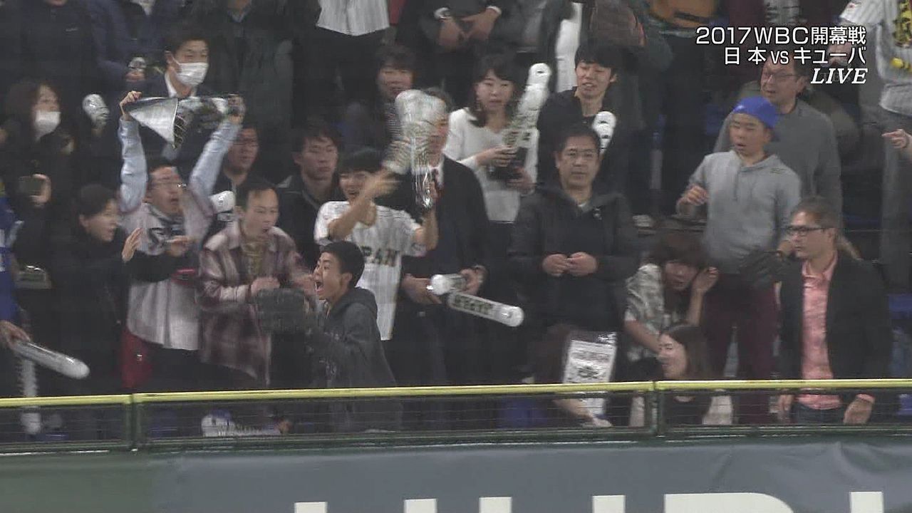 ホームランボールをキャッチしたクソガキにマジギレしそうなプロ野球選手 なんjワールド ホームランボールをキャッチしたクソガキにマジギレしそうなプロ野球選手 なんjワールド
