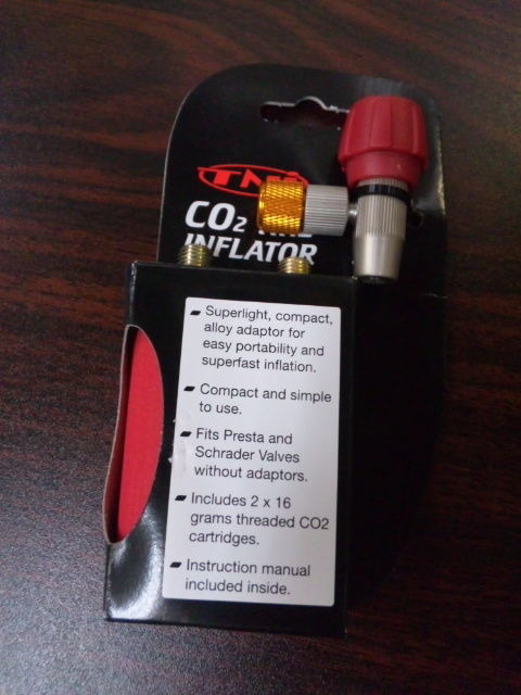 TNI(ティーエヌアイ) CO2 ボンベセット : SALONの初老ロードバイク日記 TNI(ティーエヌアイ) CO2 ボンベセット : SALONの初老ロードバイク日記
