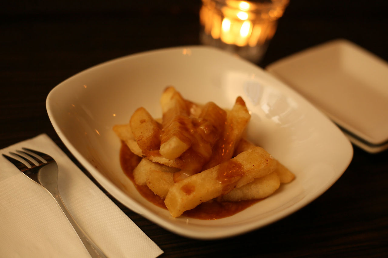 カナダの人気ポテト プーティン 大阪京橋の隠れ家 Bar Ptn Barのblog