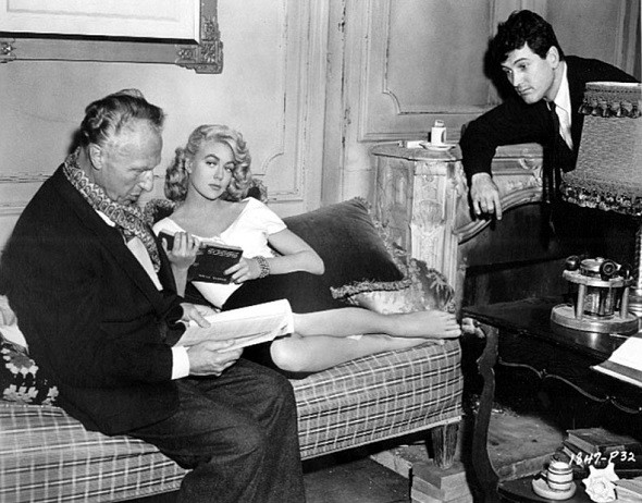 douglas-sirk-the-tarnished-angel