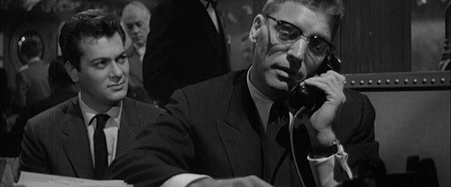 hero_EB19971021REVIEWS08401010361AR